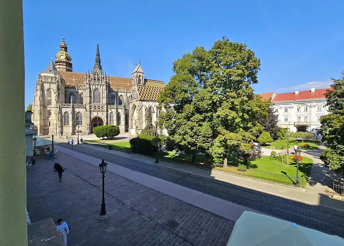 St Elizabeth Apartment, Old Town Apartman *